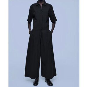 SHORT-SLEEVE JUMPSUIT